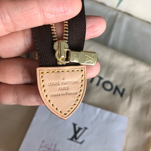 Louis Vuitton Toiletry 26 - Picture 4 of 8